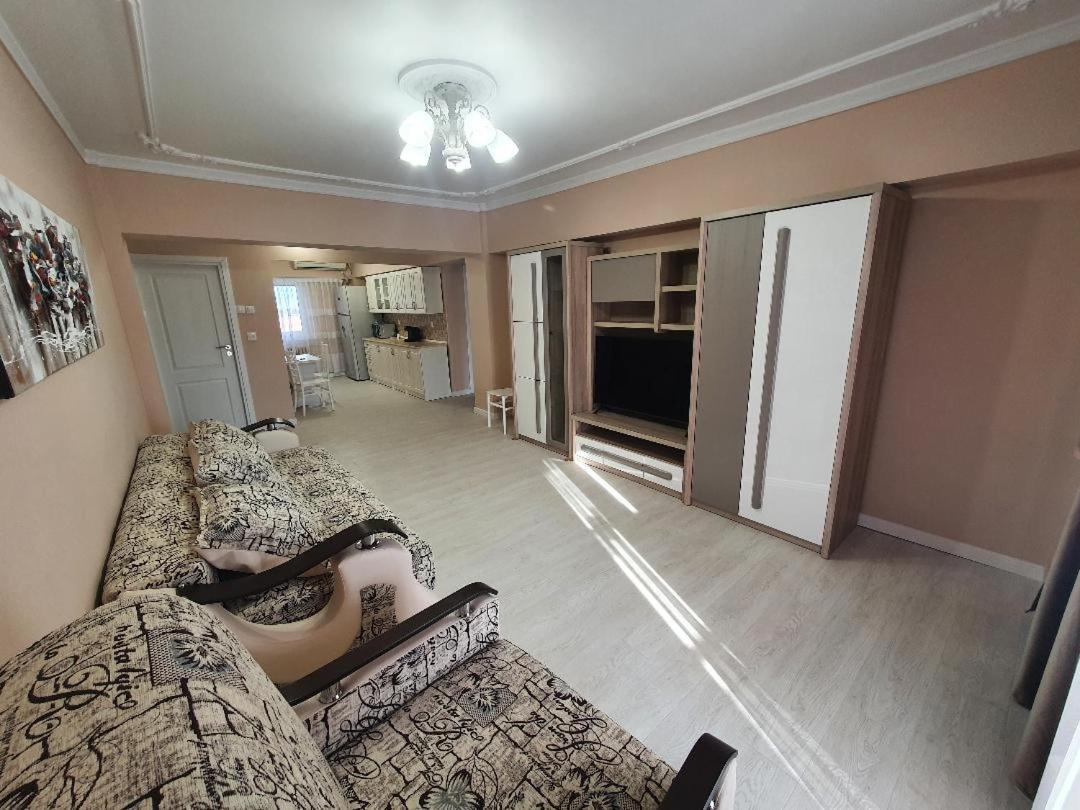 Apartament Ultracentral Gabriel Apartment Drobeta Turnu Severin Exterior foto
