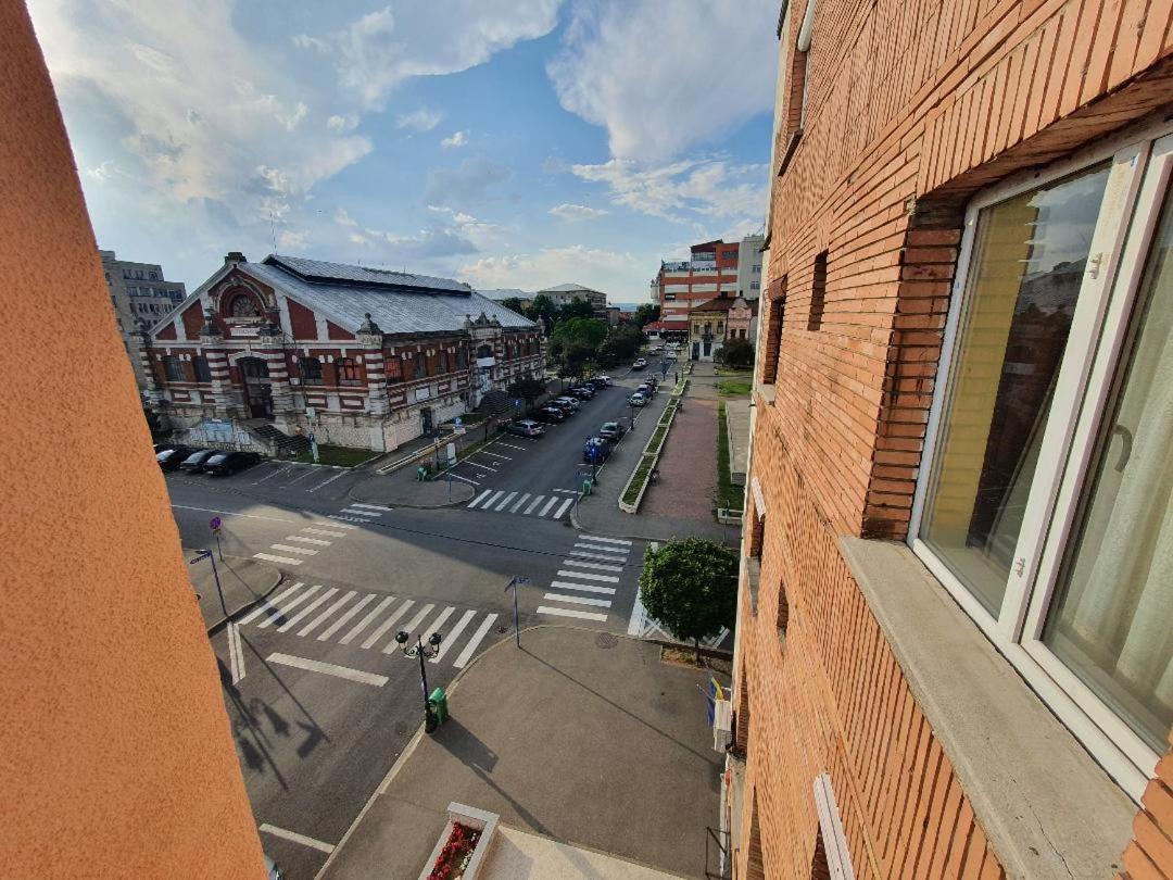Apartament Ultracentral Gabriel Apartment Drobeta Turnu Severin Exterior foto
